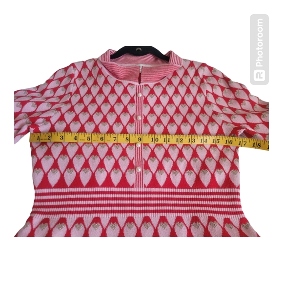 Lili Sidonio Large Knit Heart-Print Shirt Dress - Picture 11 of 11